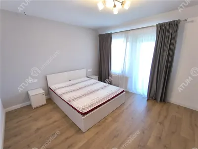 De inchiriat casa ultramoderna cu 4 camere 3 bai si dressing 170 mp utili in Sibiu - foto 3