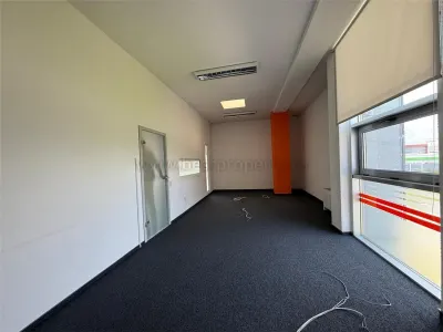 Spatiu comercial in Selimbar-Promenada Mall - foto 3