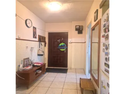 VEST - Eremia Grigorescu - Apartament 3 camere de Vanzare - foto 2