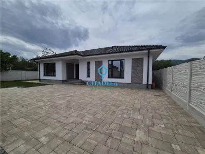 Casa individuala, de vanzare, 247000 euro - foto 1