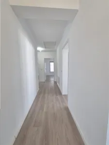 Casă de închiriat în Cetate – 3 dormitoare, 450 mp teren - foto 2