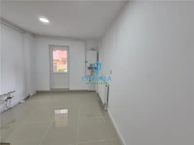 Apartament 2 camere decomandat,Cetate Mercur, 88000 euro - foto 3