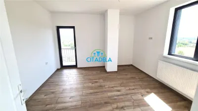 Apartament nou 3 camere,77 mp,87900 euro - foto 1