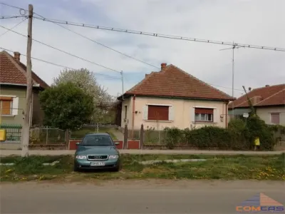 CASĂ IN APA 33500 - Apa