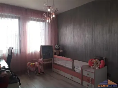 APARTAMENT 3 CAMERE  CU CURTE - foto 3