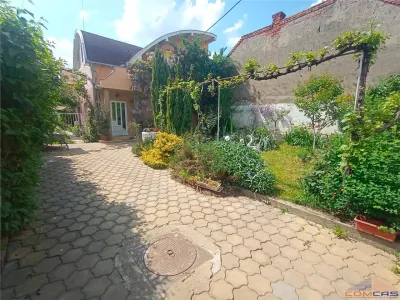 Casa de vanzare pe strada Corvinilor - foto 1