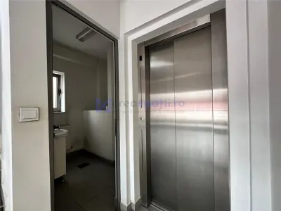 Spatiu comercial/ birouri, gara Iasi, 84mp, lift, et. 1, la strada - foto 3