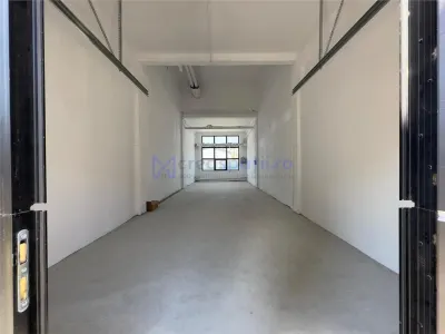 Hale de la 40mp la 1500mp, Iasi, Gara Internationala, str. Bradului - foto 5