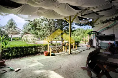 Casa pe colt cu teren de 2464 mp in ZONA MICALACA - foto 11