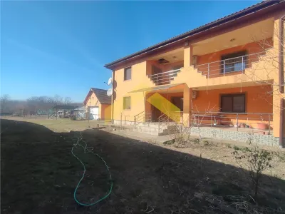 Casa cu etaj in Zadareni de vanzare - foto 1