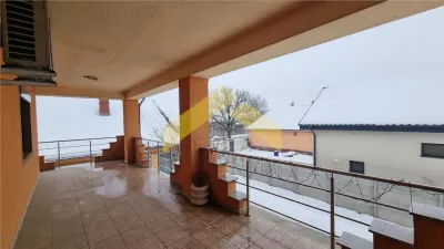 Casa cu etaj in Zadareni de vanzare - foto 4