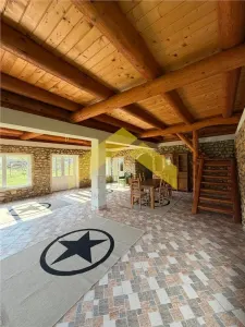 Cabana din piatra de codru si busteni pe Clisura Dunarii, Caraș-Severin - foto 4