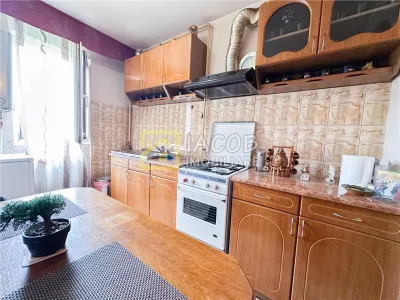 Apartament 2 camere semidecomandat, de vanzare — Aleea Visinului, Bacau - foto 2