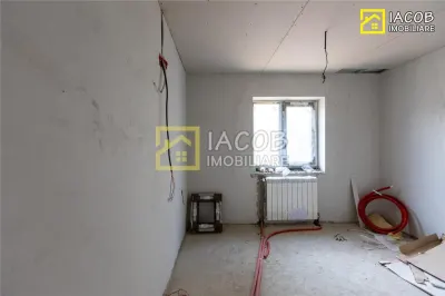 Casa la gri si teren 1070 mp, loc Dumbrava(Itesti), jud Bacau - foto 18