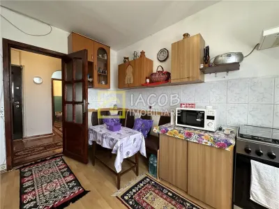 Apartament 3 camere decomandate – Str. Metalurgiei, Bacău - foto 8