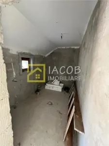 Casa ''''la gri'''' P+M, Dumbrava -Itesti, jud Bacau - foto 7