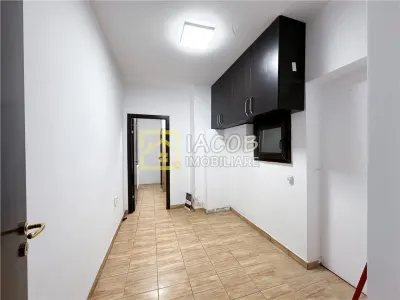 De închiriat | Spațiu comercial ultracentral, Nicolae Balcescu - foto 4