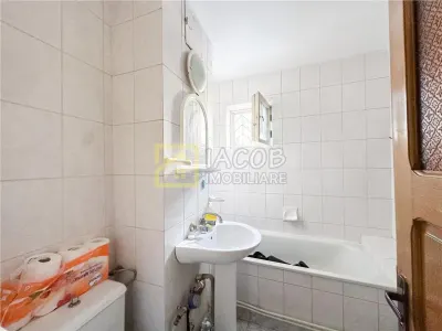 Apartament 3 camere decomandate de vanzare | Parter |Strada Milcov, Bacau - foto 12