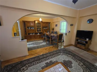 De inchiriat:Apartament cu 4 camere in zona Lucian Blaga - foto 23