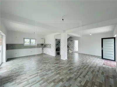 Casa noua de vanzare, 4 camere, 2 bai, terasa 21 mp, zona linistita - foto 3