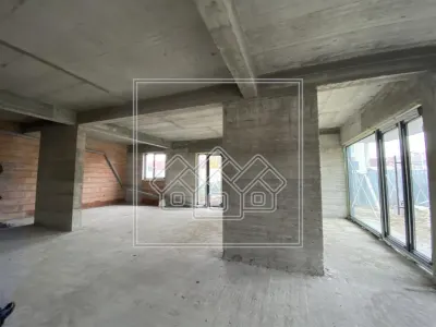 Spatiu comercial nou - 147 mpu - 3 locuri de parcare - Piata Cluj - Sibiu