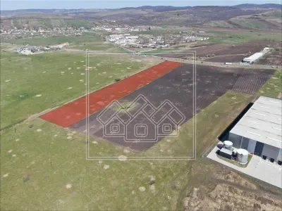 Ideal investitie - teren in Sibiu , zona Hornbach, acces facil la A10 - foto 3