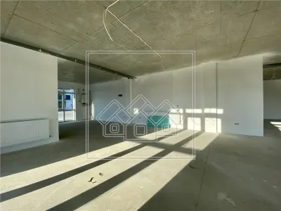 Spatiu comercial de 259 mp utili - Zona Calea Surii Mici - foto 5