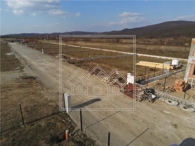 Teren cu autorizatie constructie si utilitati - casa individuala - foto 1