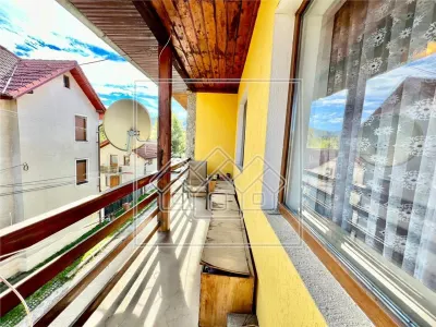 Casa de vanzare in Cisnadie - 6 camere, garaj - teren 250 mp - foto 18