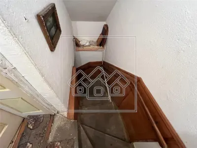 Casa de vanzare in Cisnadie - 6 camere, garaj - teren 250 mp - foto 8