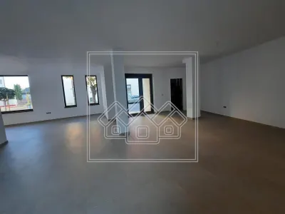 Spatiu comercial nou, modern, 81 mp utili, zona Piata Cluj - foto 3