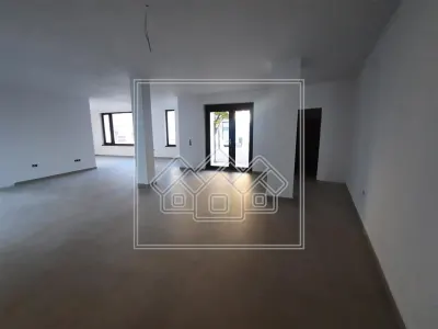 Spatiu comercial nou, modern, 81 mp utili, zona Piata Cluj - foto 4