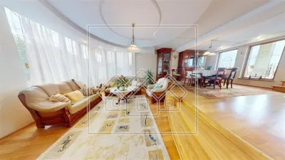 Casa individuala de vanzare - 7 camere, 278 mp utili - Strand - foto 1