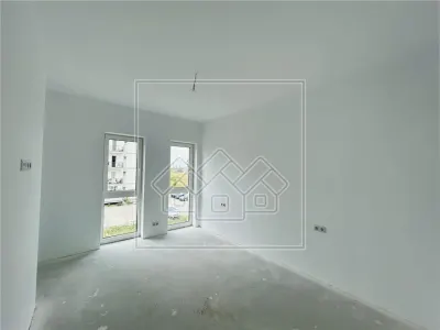 Apartament 2 camere, balcon, bloc nou, zona buna - foto 14