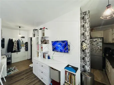 Ap 3 camere, balcon, mobilat modern, etaj 1, loc de parcare - foto 13