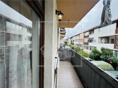 Ap 3 camere, balcon, mobilat modern, etaj 1, loc de parcare - foto 17