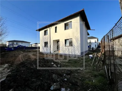 Casa tip duplex, teren 420 mp, predare la alb, Selimbar - Selimbar