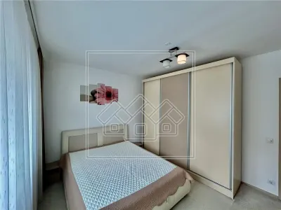 De inchiriat ap. 3 camere, decomandat, 80 mpu, etaj 1, mobilat, utilat - foto 6