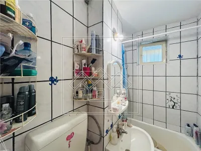 Apartament 3 camere,  zona Cedonia, cu balcon, la cheie - foto 14