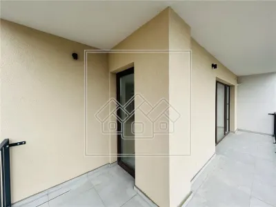 Apartament 2 camere, balcon, bloc nou, cu lift, zona buna - foto 12