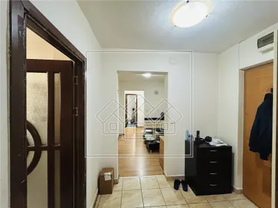 Apartament 3 camere, balcon, pivnita - etaj 7/10 - Zona Mihai Viteazu - foto 16