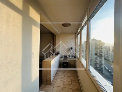 Apartament 3 camere, balcon, pivnita - etaj 7/10 - Zona Mihai Viteazu - foto 4