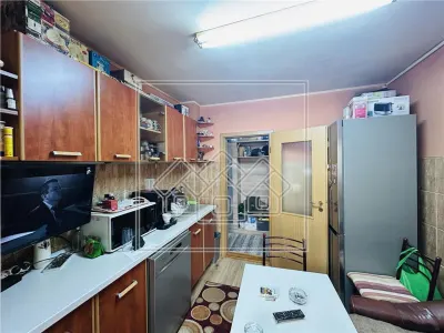 Ap cu 2 camere, pivnita, Etaj 2/5 - Zona Valea Aurie - foto 11