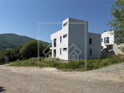 Casa in Cisnadioara - Arhitectura contemporana, rooftop panoramic - foto 2