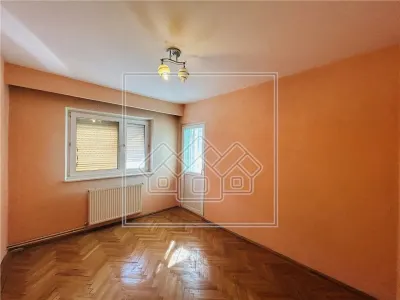 Ap decomandat, 3 camere, 2 balcoane - Zona Turnisor - foto 11