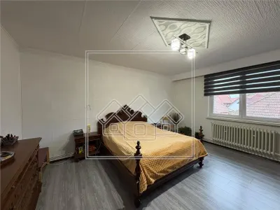 Casa cu 4 camere, balcon si curte - zona Lazaret - foto 16