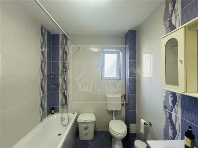 Ap spatios, 3 camere, 2 balcoane, loc de parcare , etaj 1 - Turnisor - foto 9