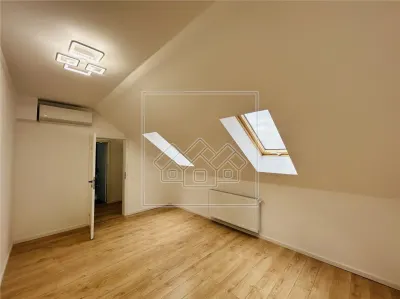 Ap finisat la cheie, 3 camere + pod, balcon - C. Arhitectilor - foto 11