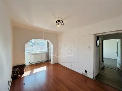 Apartament decomandat, cu 2 camere, 50 mp utili - Strand - foto 1