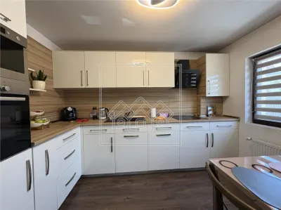 Casa individuala, 130 mp utili, teren de 234 mp si terasa mare - foto 2